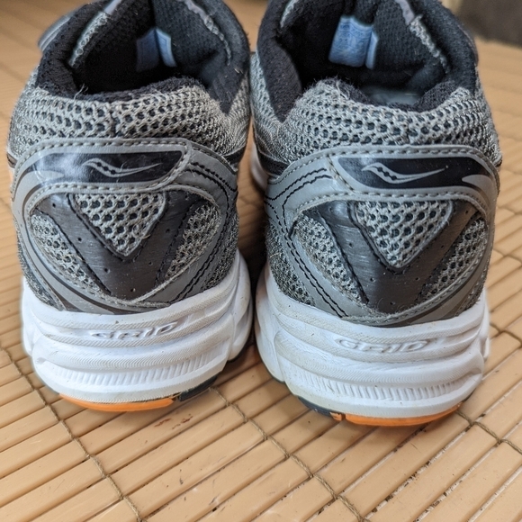 SAUCONY Cohesion 7 mens Running Shoes Silver Size 9.5Wide Great Cond - Picture 4 of 10